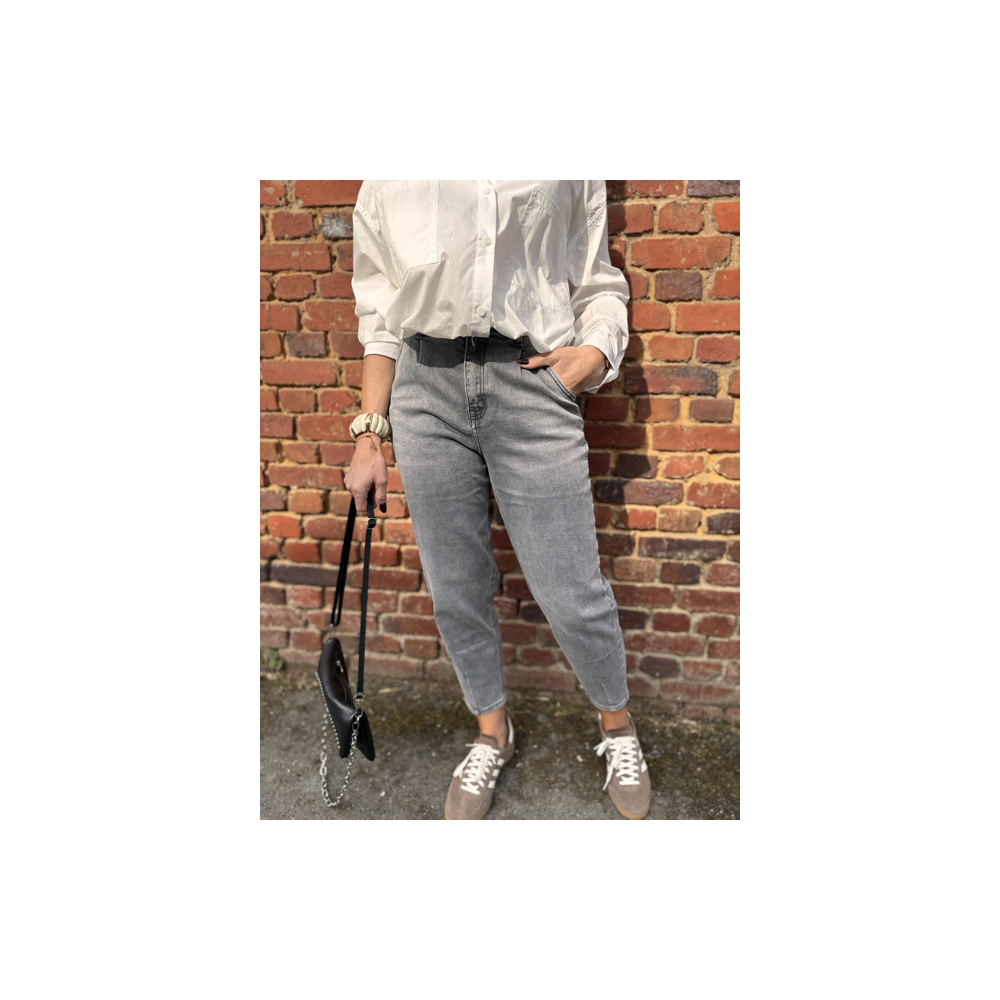 Jean coupe ballon – Confort et style pour la rentrée