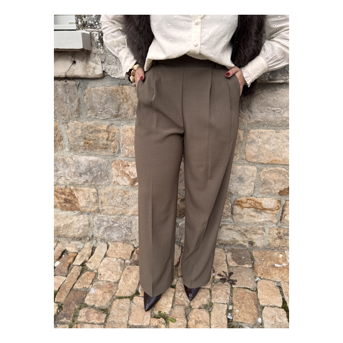 Pantalon marron ou Taupe de tailleur femme – Taille élastiquée et pinces – Du XS au L