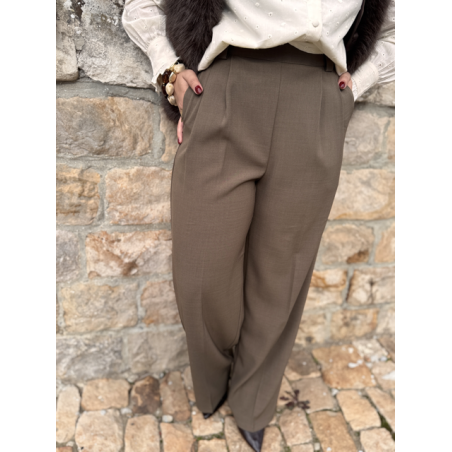 Pantalon marron ou Taupe de tailleur femme – Taille élastiquée et pinces – Du XS au L