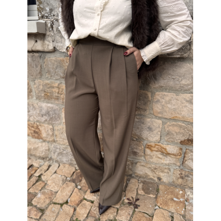 Pantalon marron ou Taupe de tailleur femme – Taille élastiquée et pinces – Du XS au L
