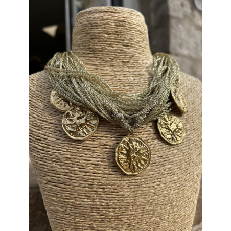 Collier multi-rangs femme – Fils dorés ou noirs & pampilles dorées chic