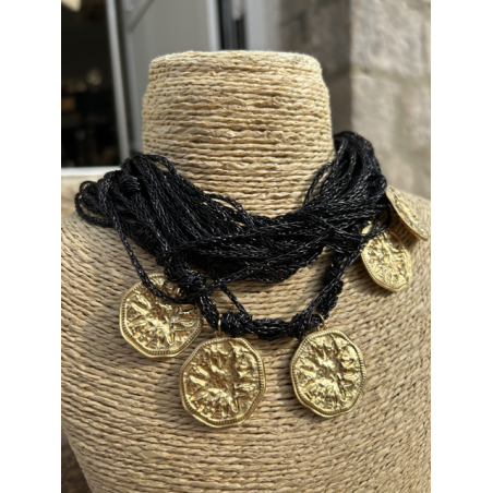 Collier multi-rangs femme – Fils dorés ou noirs & pampilles dorées chic