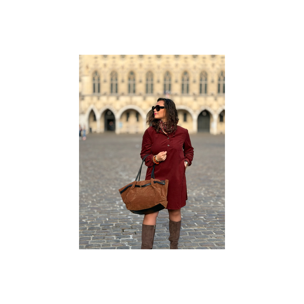 Robe Velours Bordeaux Femme – Col Victorien & Coupe Fluide – Tailles S à L Robe Velours Bordeaux Femme – Col Victorien & Coupe Fluide – Tailles S à L