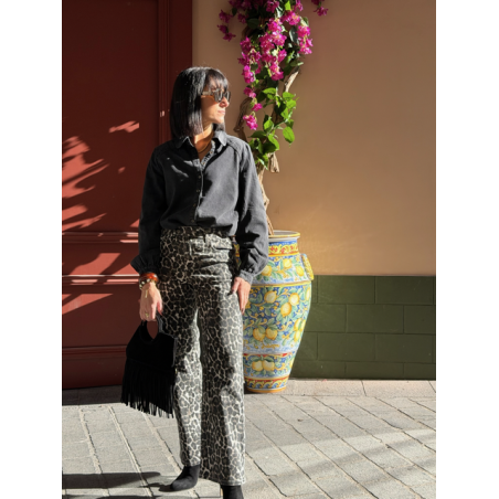 Chemise en Jean Noir Femme – Élégance Décontractée – Collection Allure d’Automne"