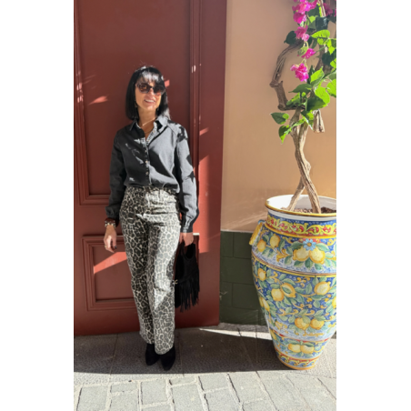 Chemise en Jean Noir Femme – Élégance Décontractée – Collection Allure d’Automne"