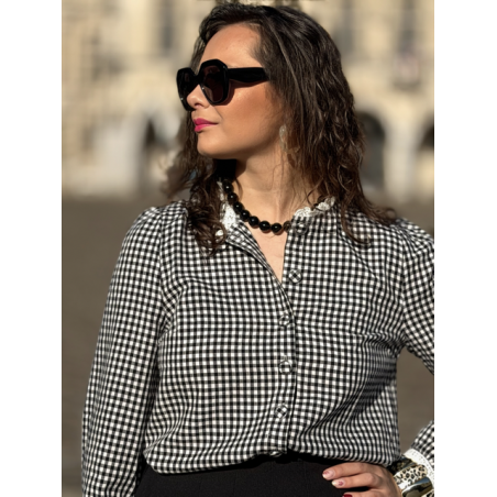 Chemise Vichy Noir & Blanc – Détails Dentelle – Collection Allure d’Automne