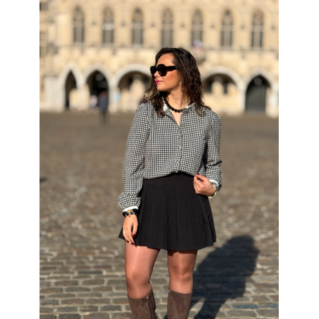 Chemise Vichy Noir & Blanc – Détails Dentelle – Collection Allure d’Automne