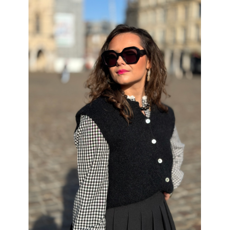 Chemise Vichy Noir & Blanc – Détails Dentelle – Collection Allure d’Automne