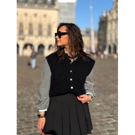 Chemise Vichy Noir & Blanc – Détails Dentelle – Collection Allure d’Automne