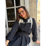 Chemise Noire Femme – Broderies Écrues sur le Buste – Collection Allure d’Automne