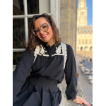 Chemise Noire Femme – Broderies Écrues sur le Buste – Collection Allure d’Automne