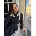 Chemise Noire Femme – Broderies Écrues sur le Buste – Collection Allure d’Automne