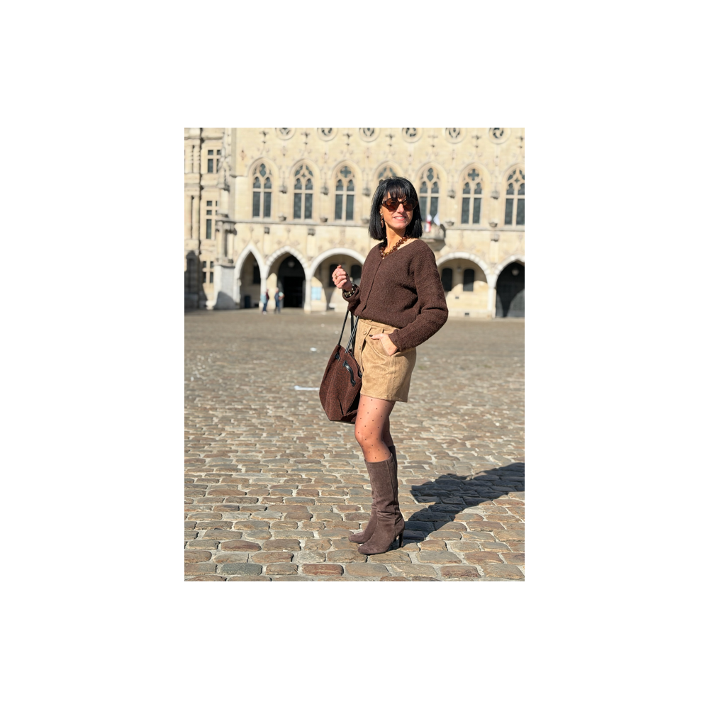 Jupe-short femme en daim – Coupe chic et confortable, disponible en S M L Jupe-short femme en daim – Coupe chic et confortable, disponible en S M L