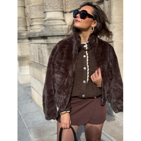 Blouson en fausse fourrure marron – Doux, chic et tendance