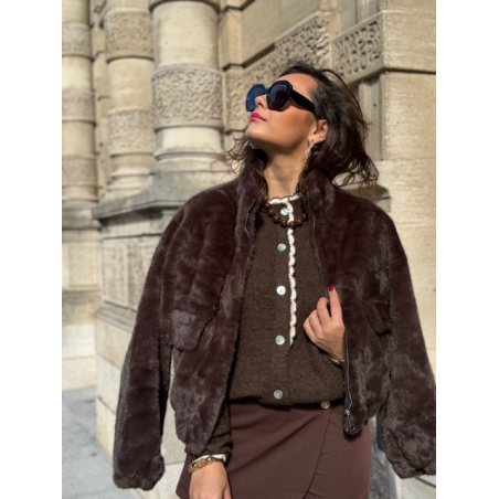Blouson en fausse fourrure marron – Doux, chic et tendance
