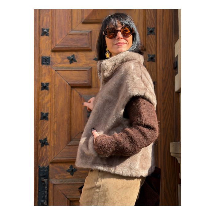 Veste sans manches fausse fourrure taupe – Chic et confortable | Melle Jeanne