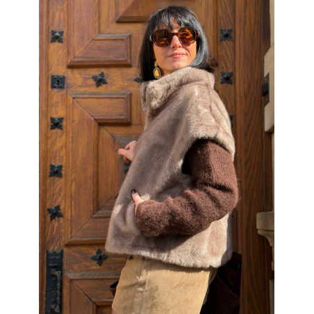 Veste sans manches fausse fourrure taupe – Chic et confortable | Melle Jeanne