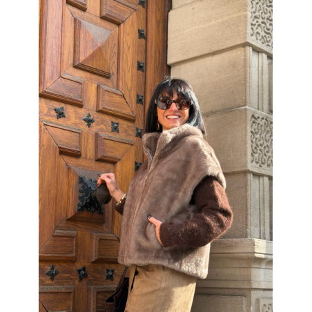 Veste sans manches fausse fourrure taupe – Chic et confortable | Melle Jeanne