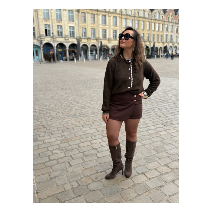 Jupe-short chic à boutons dorés – Marron ou noir | Melle Jeanne