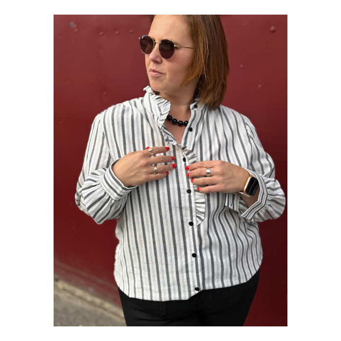 Blouse rayée col volanté – Blanc & noir | Style Plus L à 4XL