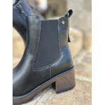 Bottines noires en cuir – semelle marron contrastante | Melle Jeanne