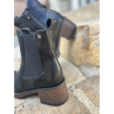 Bottines noires en cuir – semelle marron contrastante | Melle Jeanne