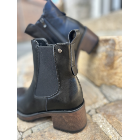 Bottines noires en cuir – semelle marron contrastante | Melle Jeanne