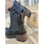 Bottines noires en cuir – semelle marron contrastante | Melle Jeanne