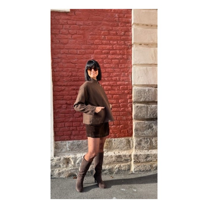 Manteau Marron Court Femme – Col Montant & Boutons Pression