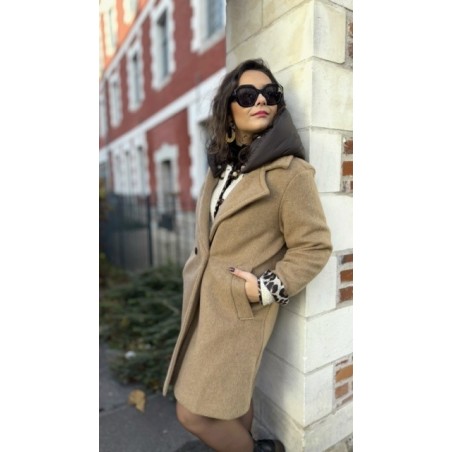 Manteau Femme Beige ou Camel – Revers Léopard & Capuche Doudoune Amovible – Taille Unique 36 à 42 – Collection Sweet November