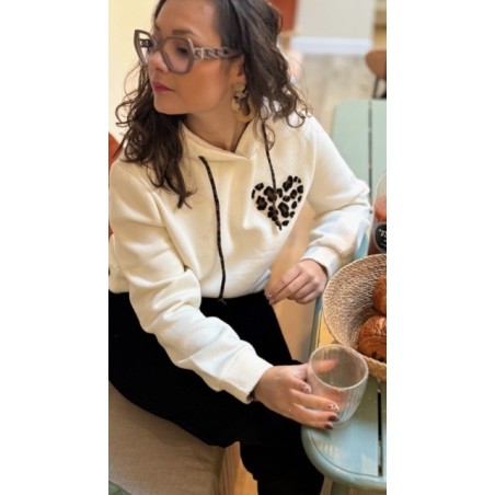 Sweat Femme à Cœur Léopard – Détails Lacets Léopard – Tailles S, M, L – Collection Sweet November