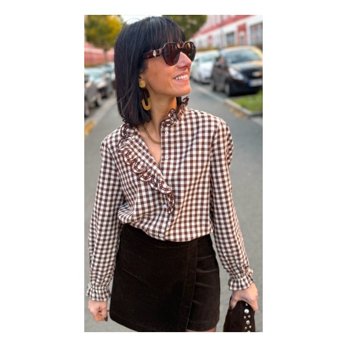 Chemise Vichy Marron et Écru Femme – Col Victorien Volanté – Tailles S, M, L – Collection Sweet November