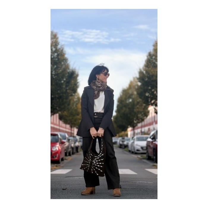 Jean Marron Femme Coupe Droite – Détails Cloutés Argentés – Du 34 au 42 | Sweet November