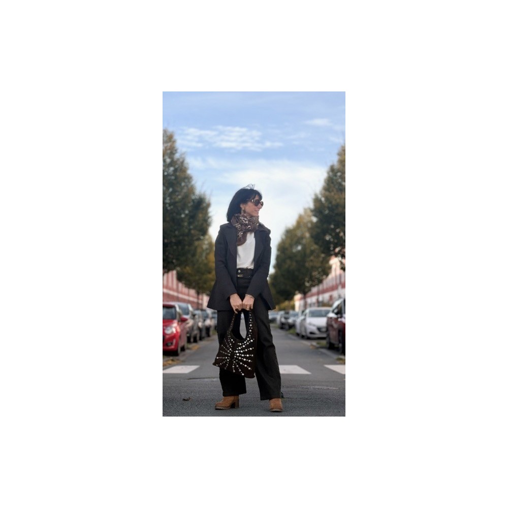 Jean Marron Femme Coupe Droite – Détails Cloutés Argentés – Du 34 au 42 | Sweet November