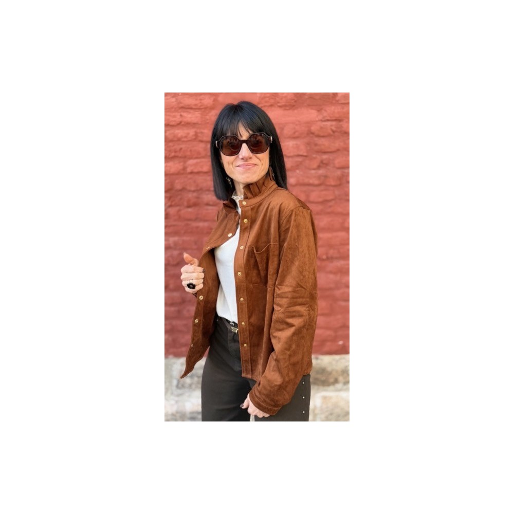Surchemise Femme en Suédine Camel – Col Victorien & Boutons Pression – Tailles S, M, L | Sweet November