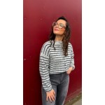 Le gilet marinière Sweet November est une pièce incontournable pour un look casual chic. Sa maille douce et légère offre confort