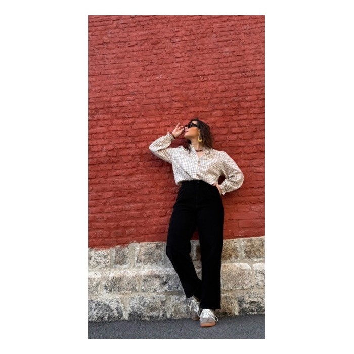 Le jean noir velours côtelé Sweet November est parfait pour conjuguer style et confort durant la saison froide. Sa matière velou