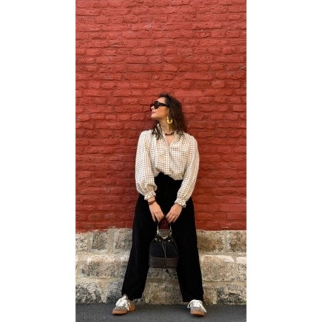 Le jean noir velours côtelé Sweet November est parfait pour conjuguer style et confort durant la saison froide. Sa matière velou