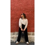 Le jean noir velours côtelé Sweet November est parfait pour conjuguer style et confort durant la saison froide. Sa matière velou