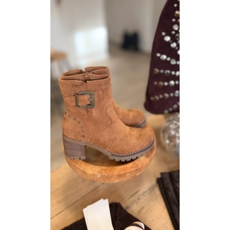 Bottines camel en daim – semelle contrastante | Melle Jeanne