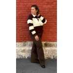 Le pull polo écru et marron – Cosy Édition STYLE PLUS est la pièce parfaite pour affronter la saison avec style et douceur. Sa m