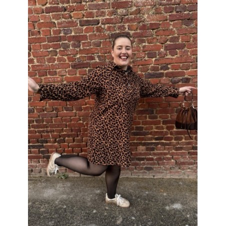 Robe courte en velours léopard - Chic et audacieuse