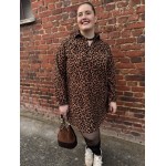 Robe courte en velours léopard - Chic et audacieuse