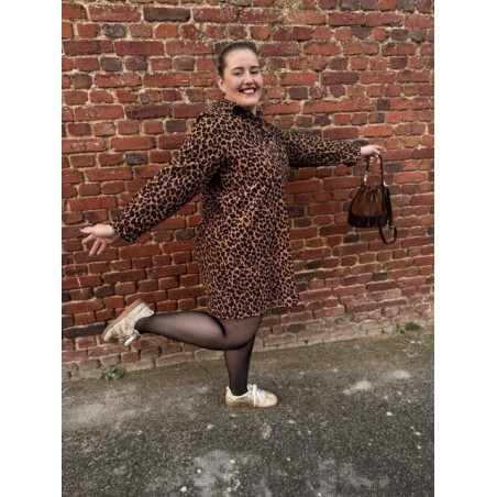 Robe courte en velours léopard - Chic et audacieuse