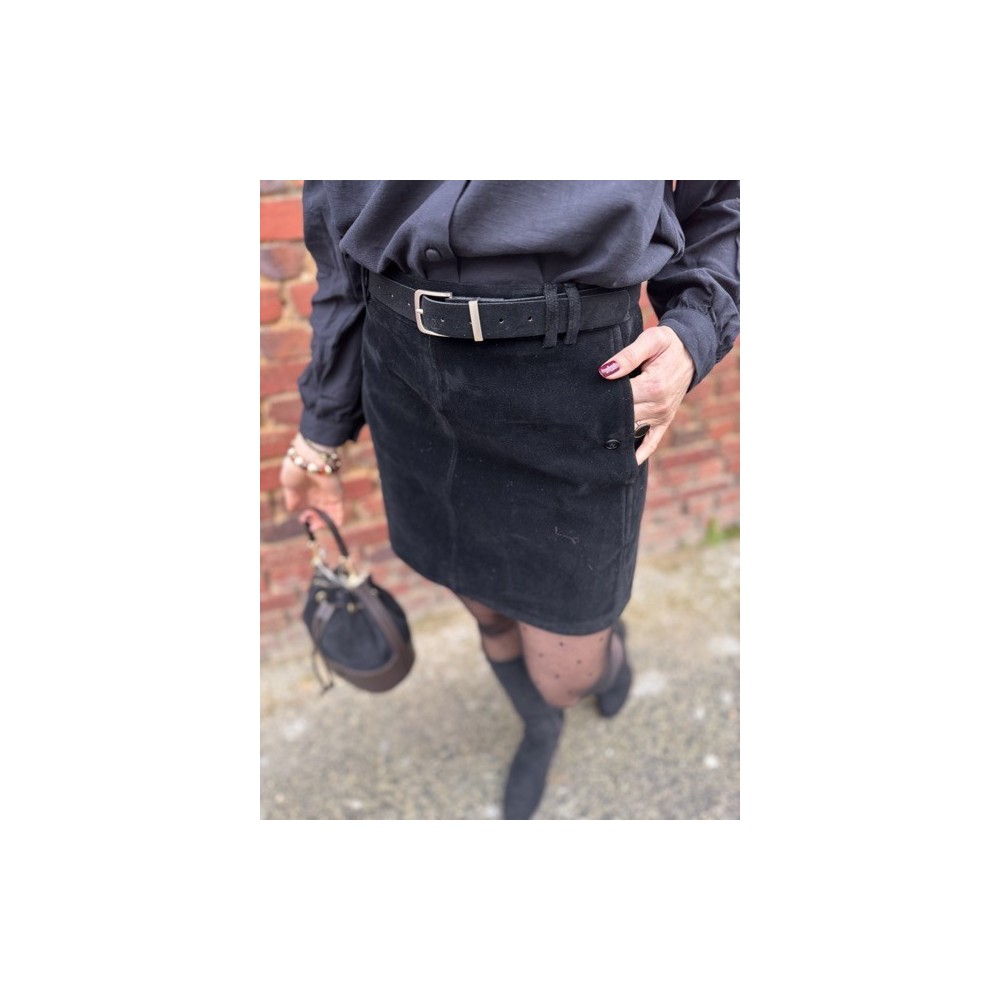Jupe en Suédine Noire avec Ceinture – XS à L