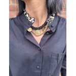 Chemise Noire Fluide Col Volanté Léopard – S/M ou M/L