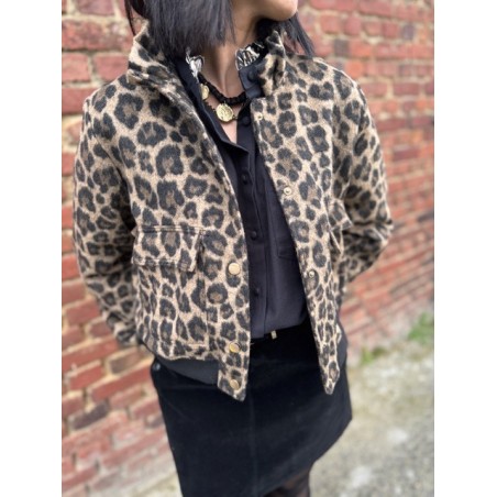 Chemise Noire Fluide Col Volanté Léopard – S/M ou M/L