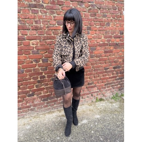 Chemise Noire Fluide Col Volanté Léopard – S/M ou M/L