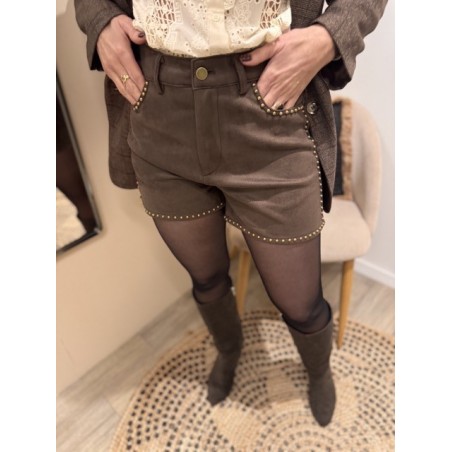 Short en Suédine Marron avec Clous Dorés – S/M/L