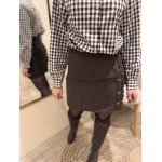 Jupe courte en velours côtelé avec volants et boutons - Style chic et féminin